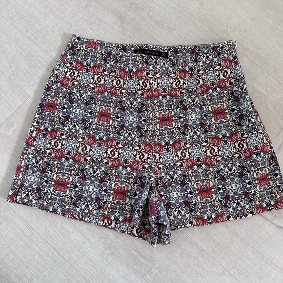 Zara Pants - Zara Basic Multicolor Floral Shorts – Size XS